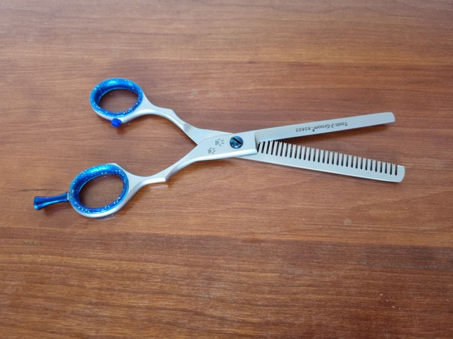 Forbice sfoltitrice (una lama dentata) 6" Forbice sfoltitrice (una lama dentata) 6"